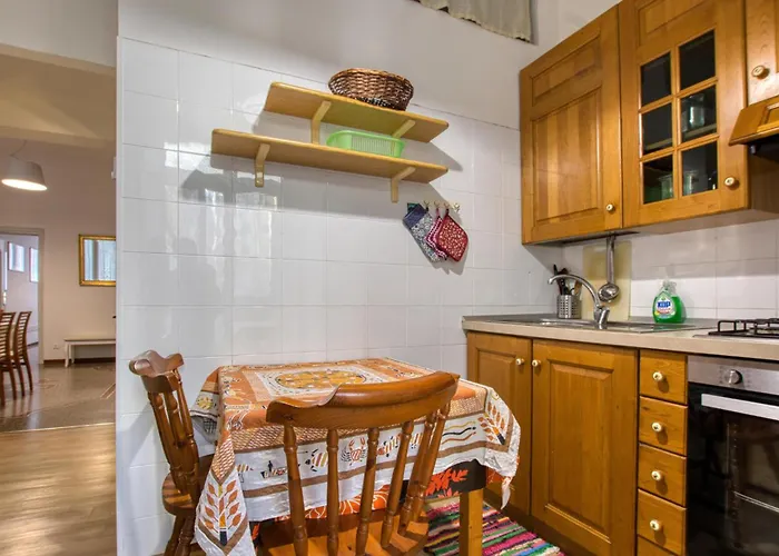 2 Bedroom Gorgeous In דירה *
